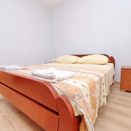 Dom wakacyjny Peaceful House Senija - Four Bedroom With Terrace &sea View Ostrvo Šijak