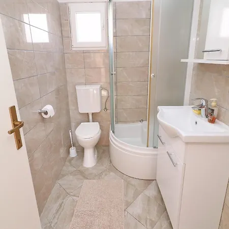 Peaceful House Senija - Four Bedroom With Terrace &sea View